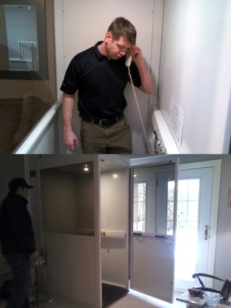 SSElevatorPhoneandDoorOpen